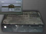 Disketová jednotka PMD 30(v ľavom hornom rohu detial mechaniky)